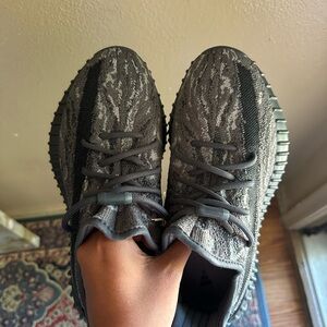 Yeezy Boost 350 V2 'Carbon' — Dark Gray/Black Knit Sneakers